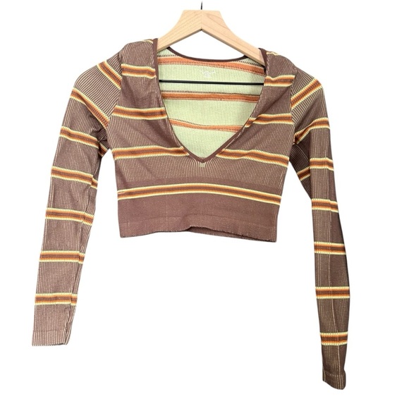 Urban Outfitters Tops - Urban Outfitters Fitted Crop Top